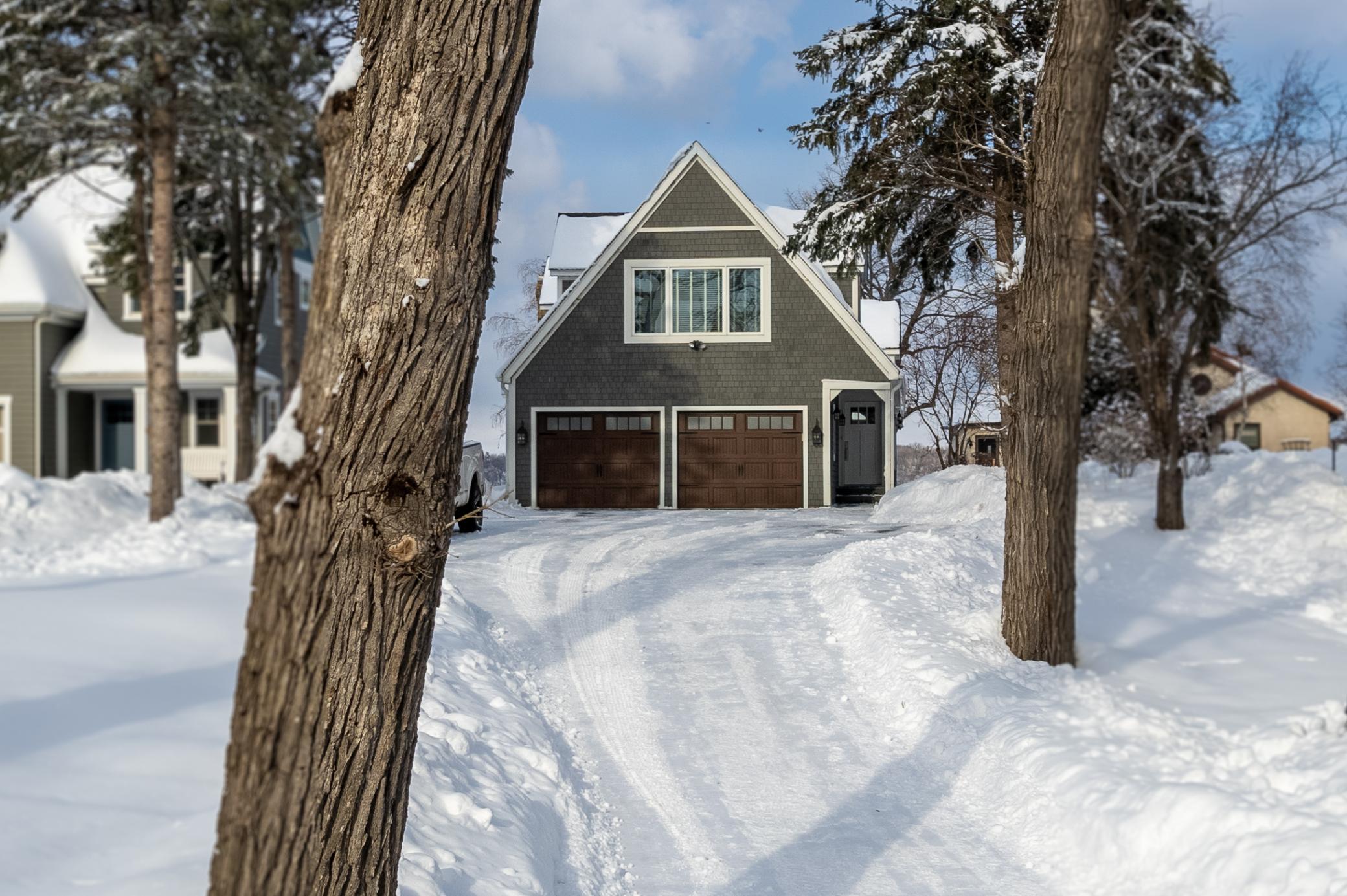 246 Peninsula Road Medicine Lake, MN 55441 - Photo 2 of 57
