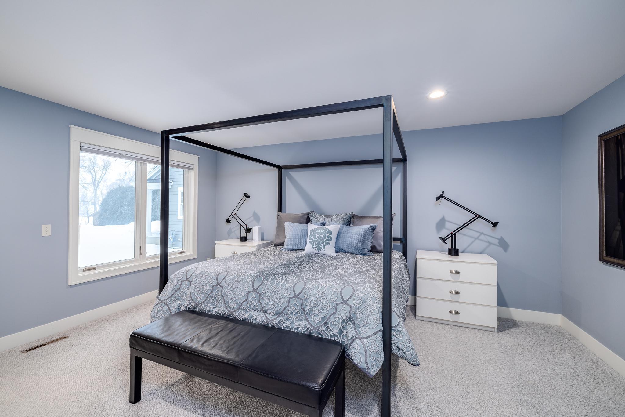 246 Peninsula Road Medicine Lake, MN 55441 - Photo 23 of 57