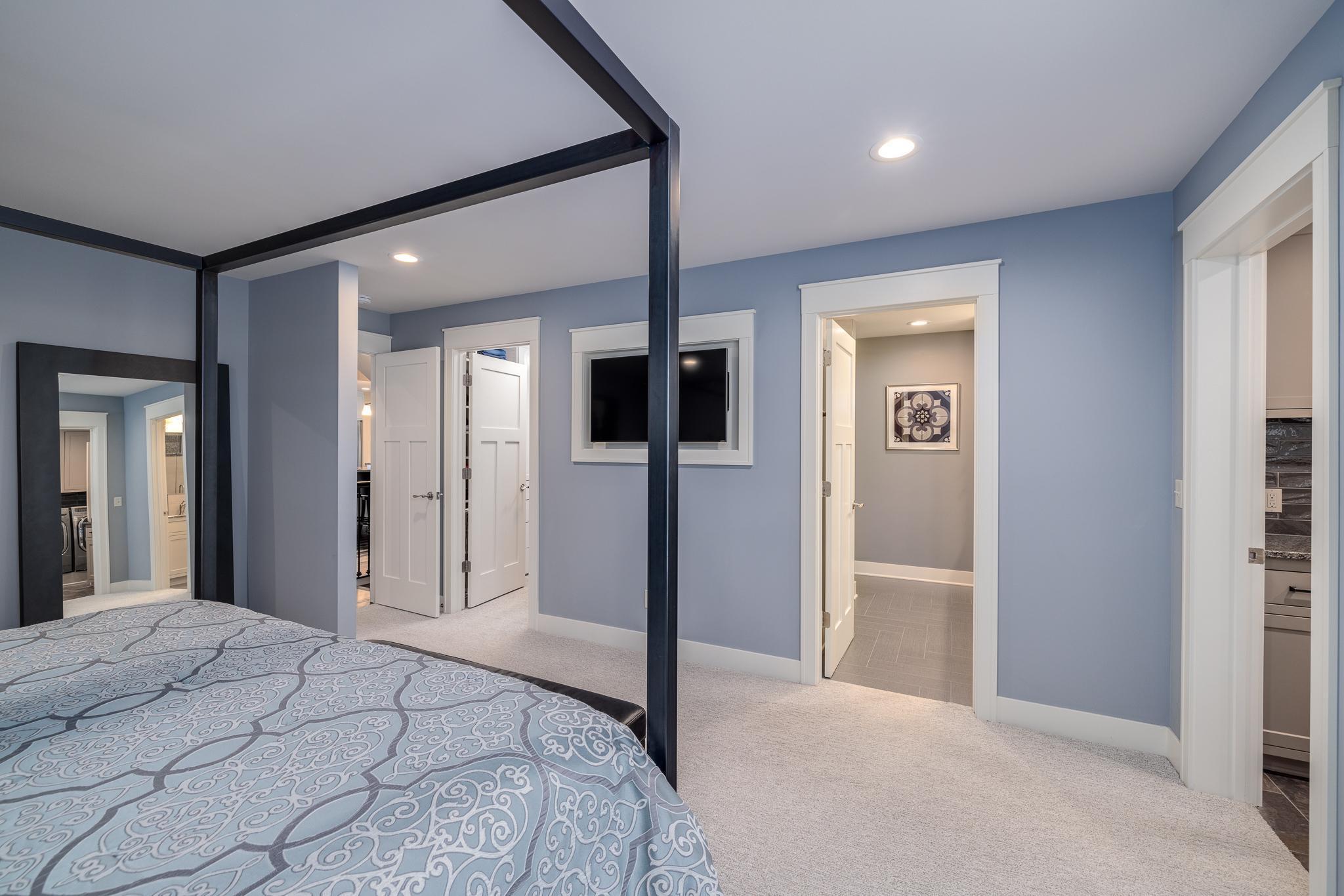 246 Peninsula Road Medicine Lake, MN 55441 - Photo 26 of 57