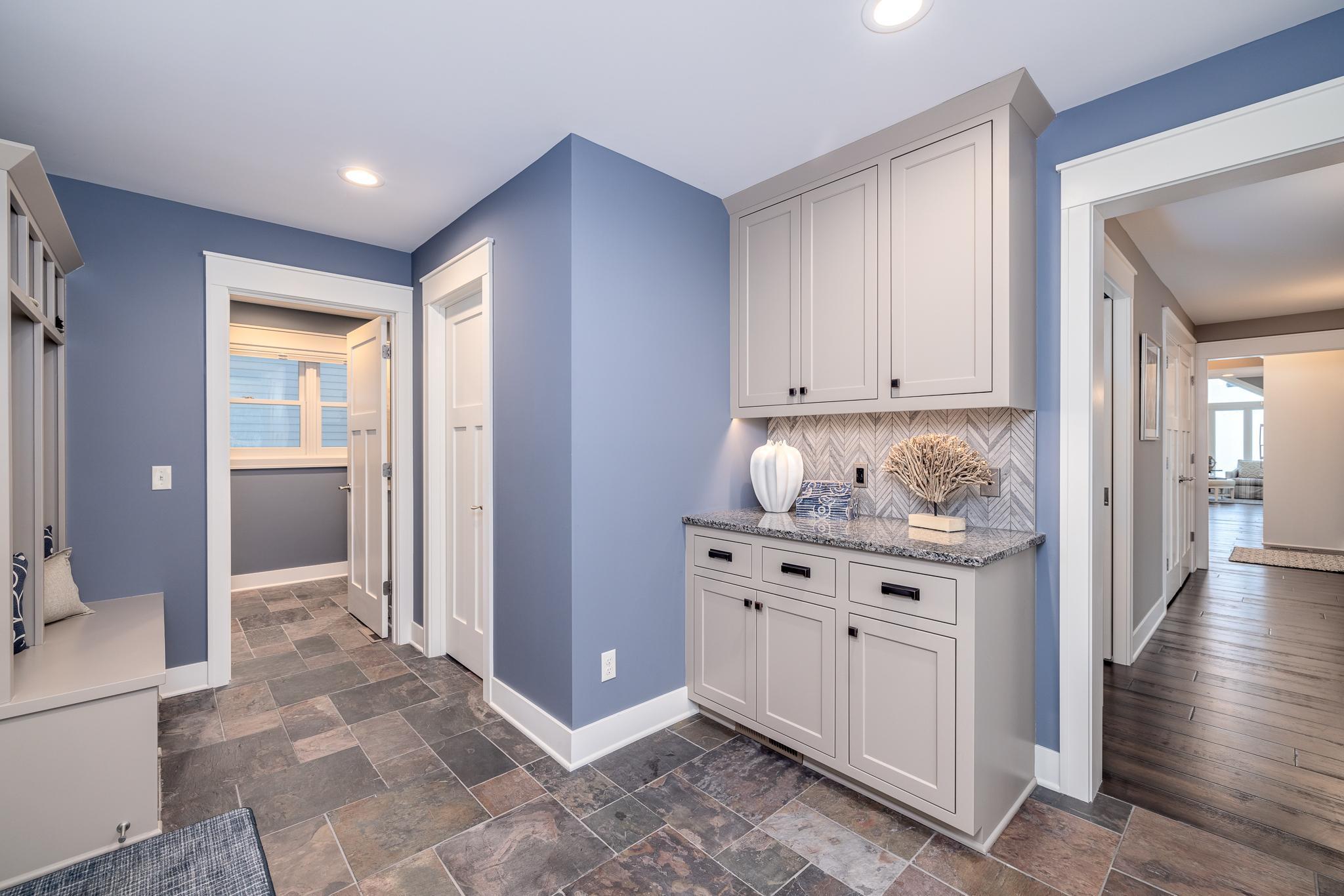 246 Peninsula Road Medicine Lake, MN 55441 - Photo 31 of 57