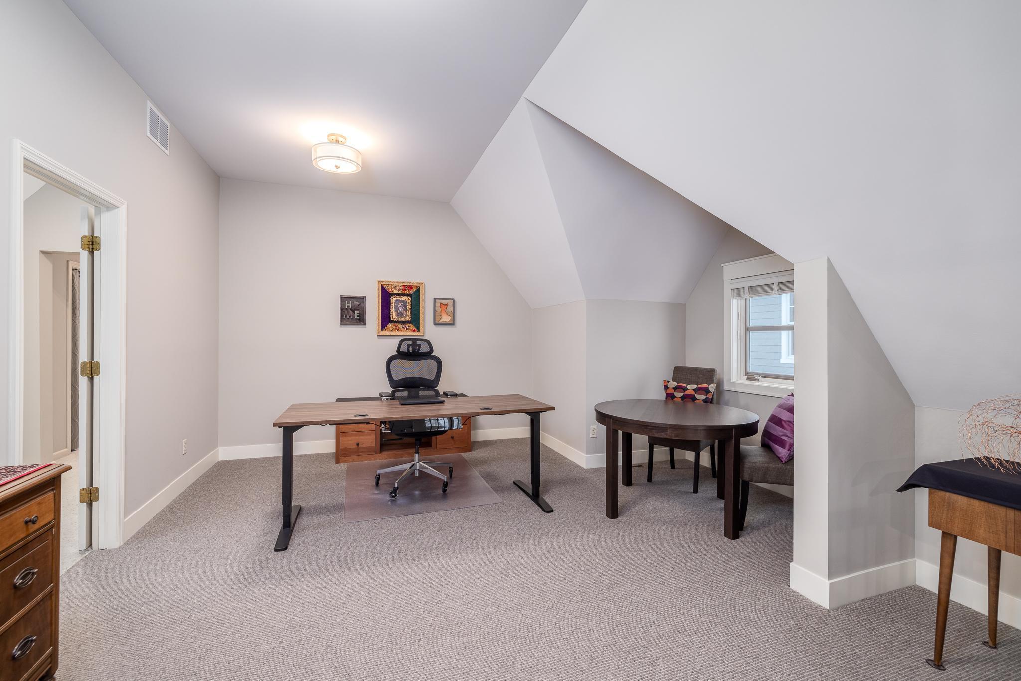 246 Peninsula Road Medicine Lake, MN 55441 - Photo 33 of 57