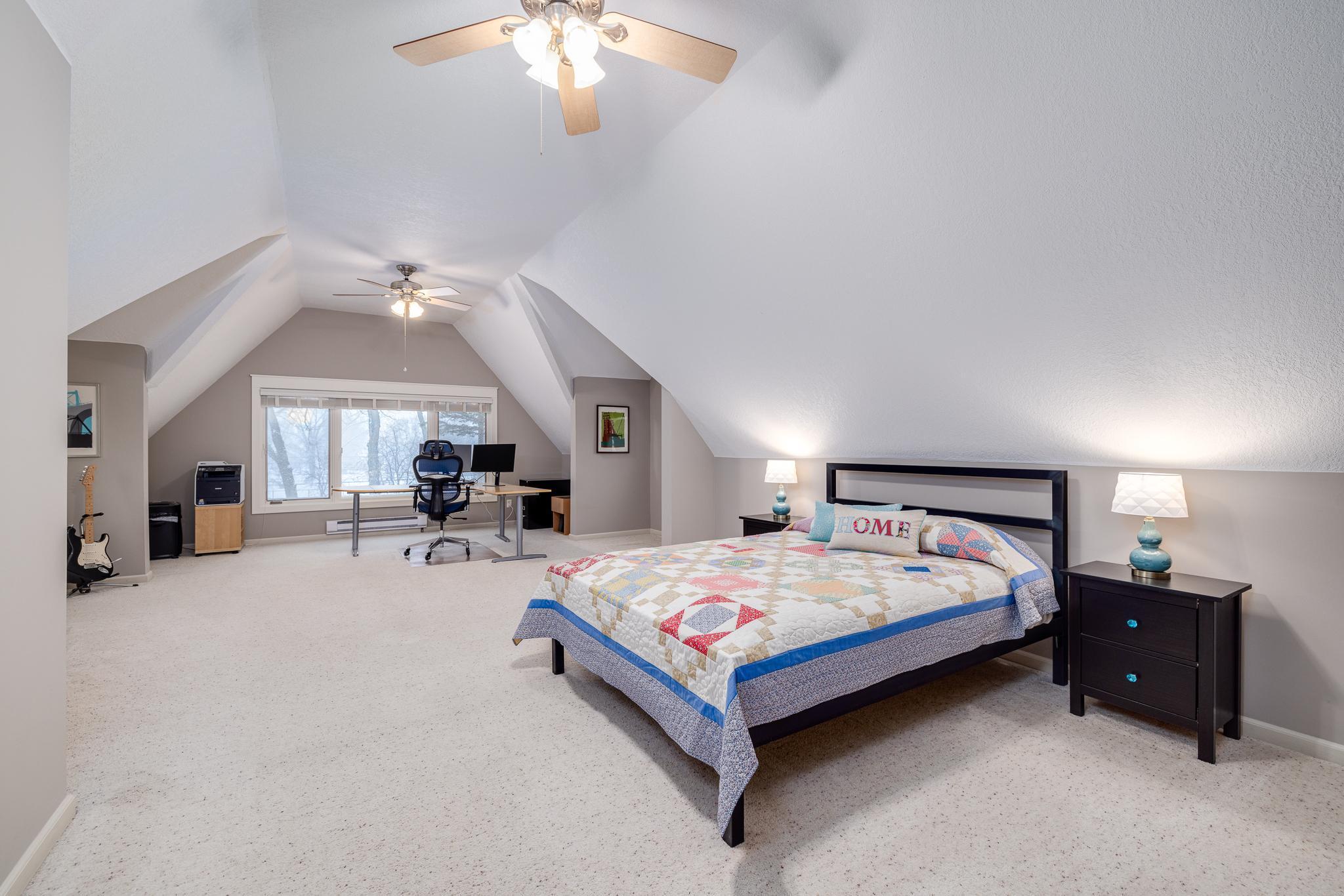 246 Peninsula Road Medicine Lake, MN 55441 - Photo 36 of 57