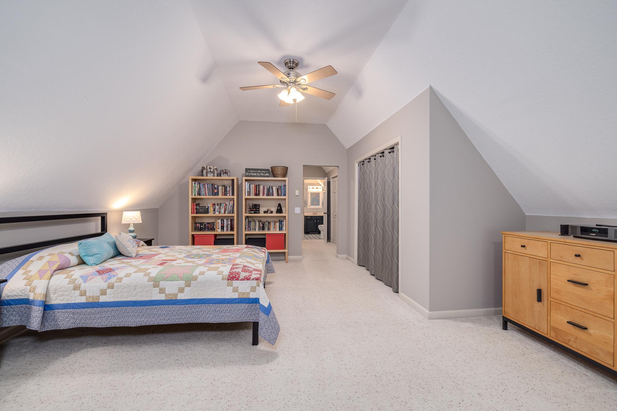 246 Peninsula Road Medicine Lake, MN 55441 - Photo 37 of 57