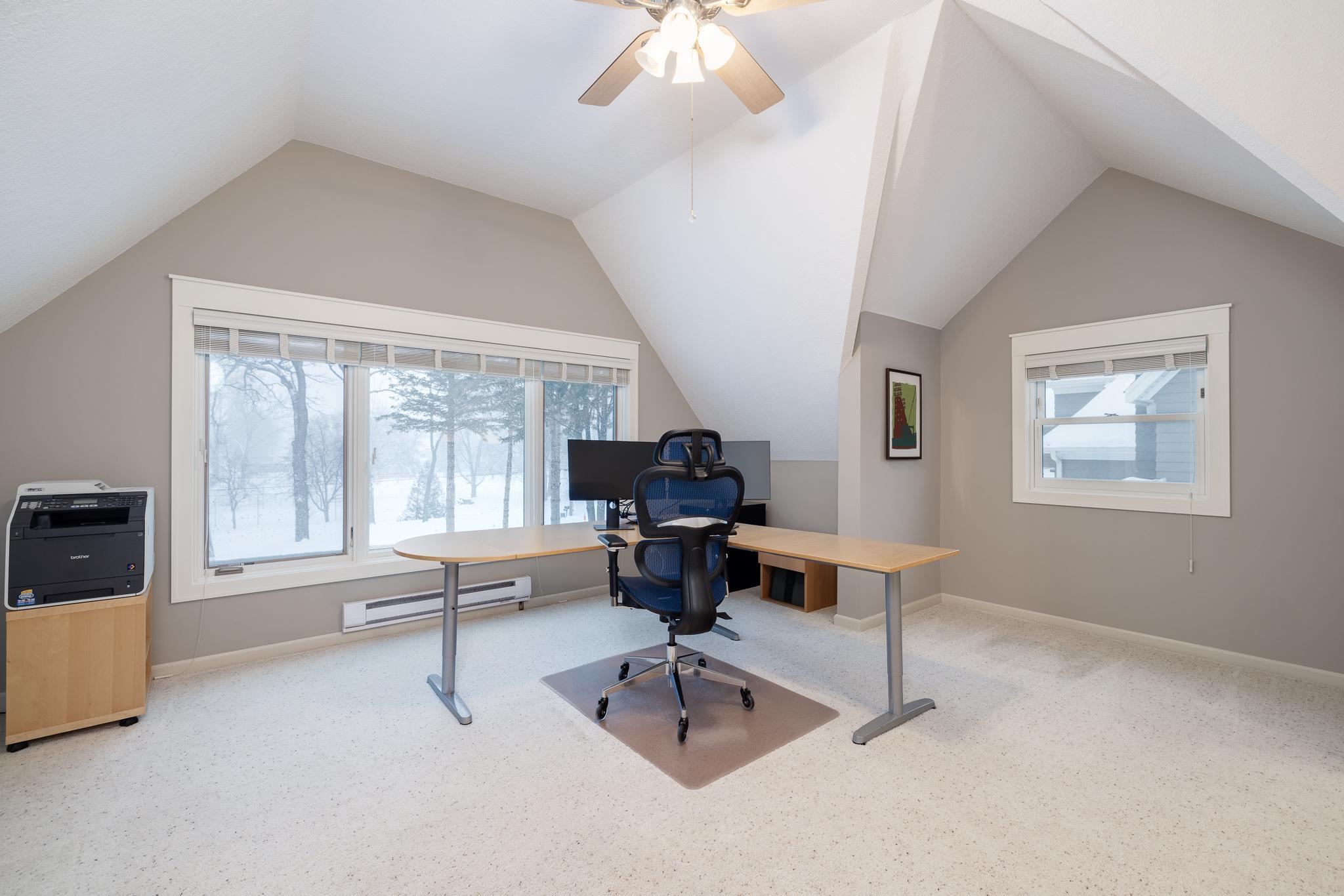 246 Peninsula Road Medicine Lake, MN 55441 - Photo 39 of 57