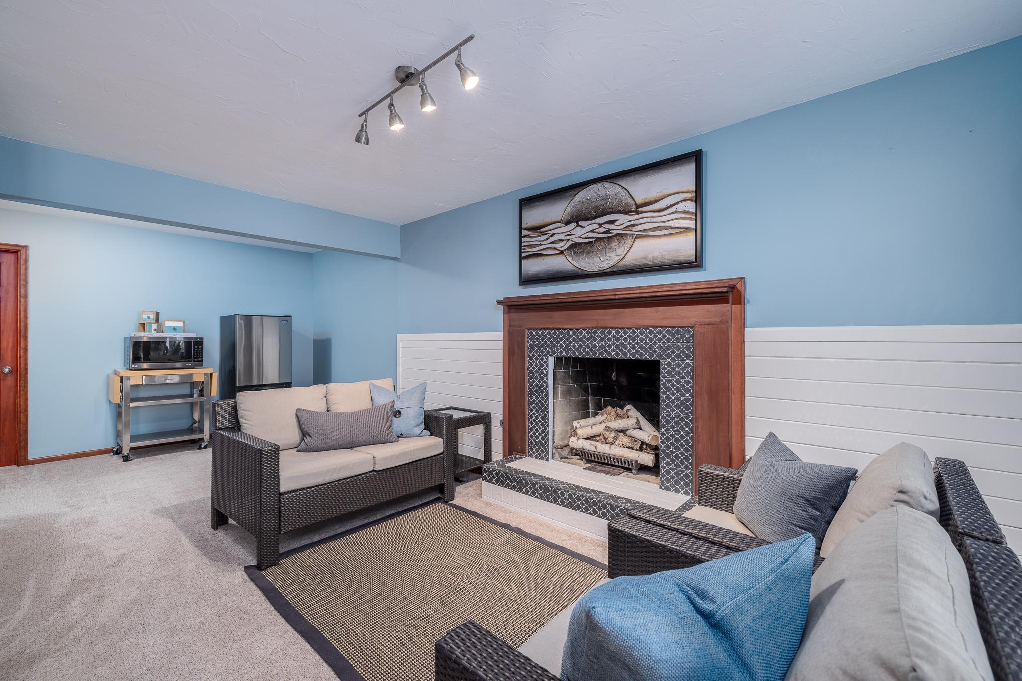 246 Peninsula Road Medicine Lake, MN 55441 - Photo 43 of 57