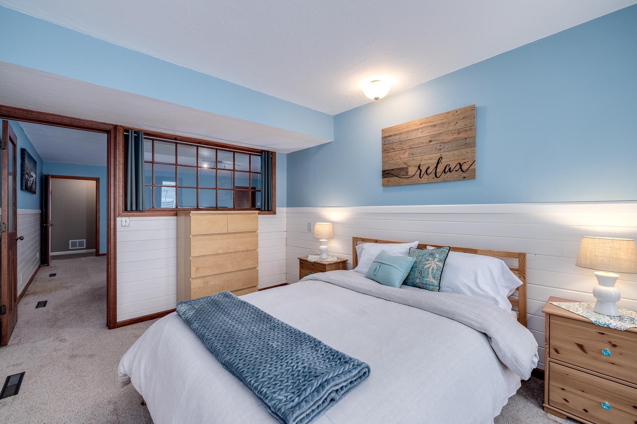 246 Peninsula Road Medicine Lake, MN 55441 - Photo 47 of 57