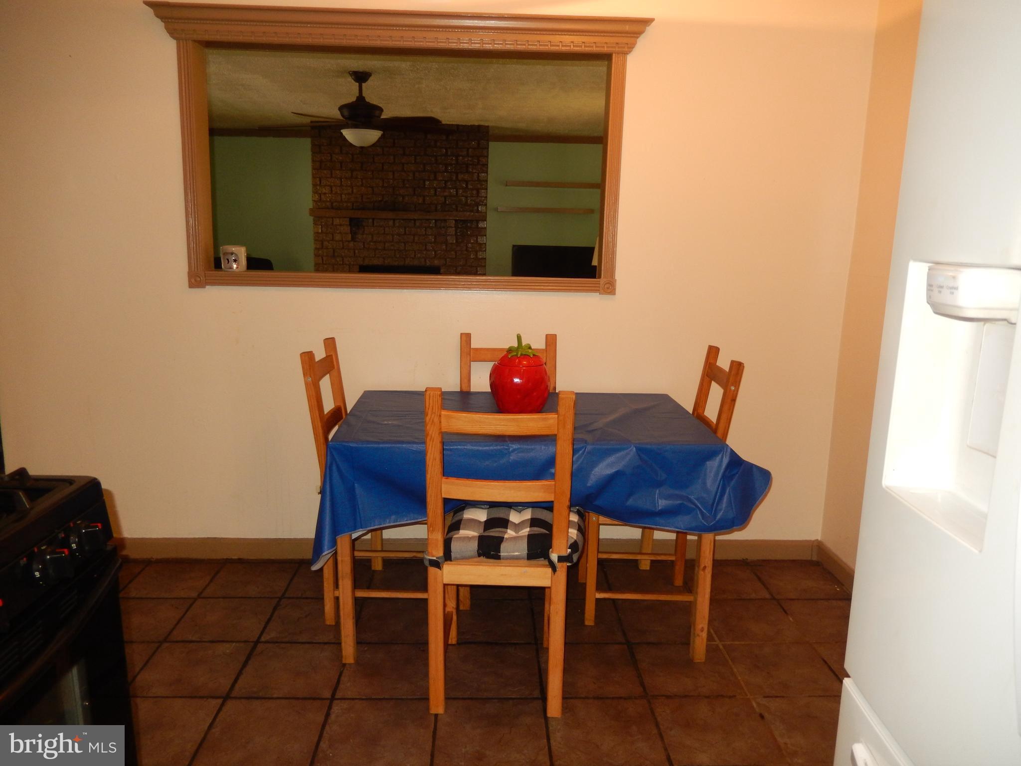 910 Spencer Drive Croydon, PA 19021 - Photo 7 of 23 Kitchen