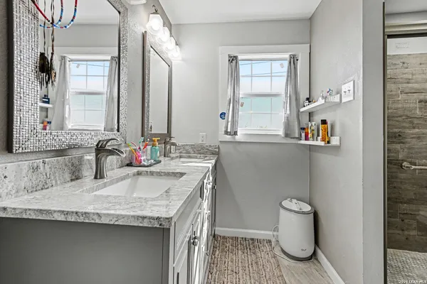 $375,000 | 2595 County Road 128, Floresville, TX 78114