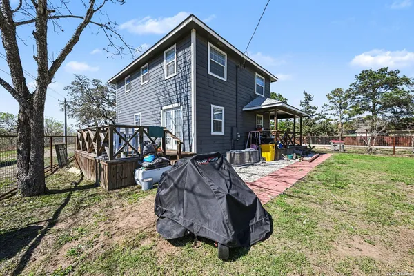 $375,000 | 2595 County Road 128, Floresville, TX 78114