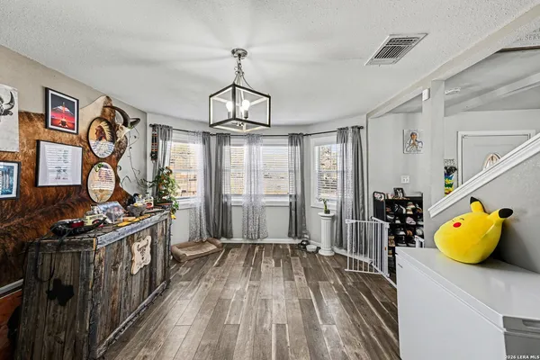 $375,000 | 2595 County Road 128, Floresville, TX 78114