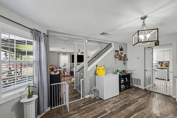 $375,000 | 2595 County Road 128, Floresville, TX 78114