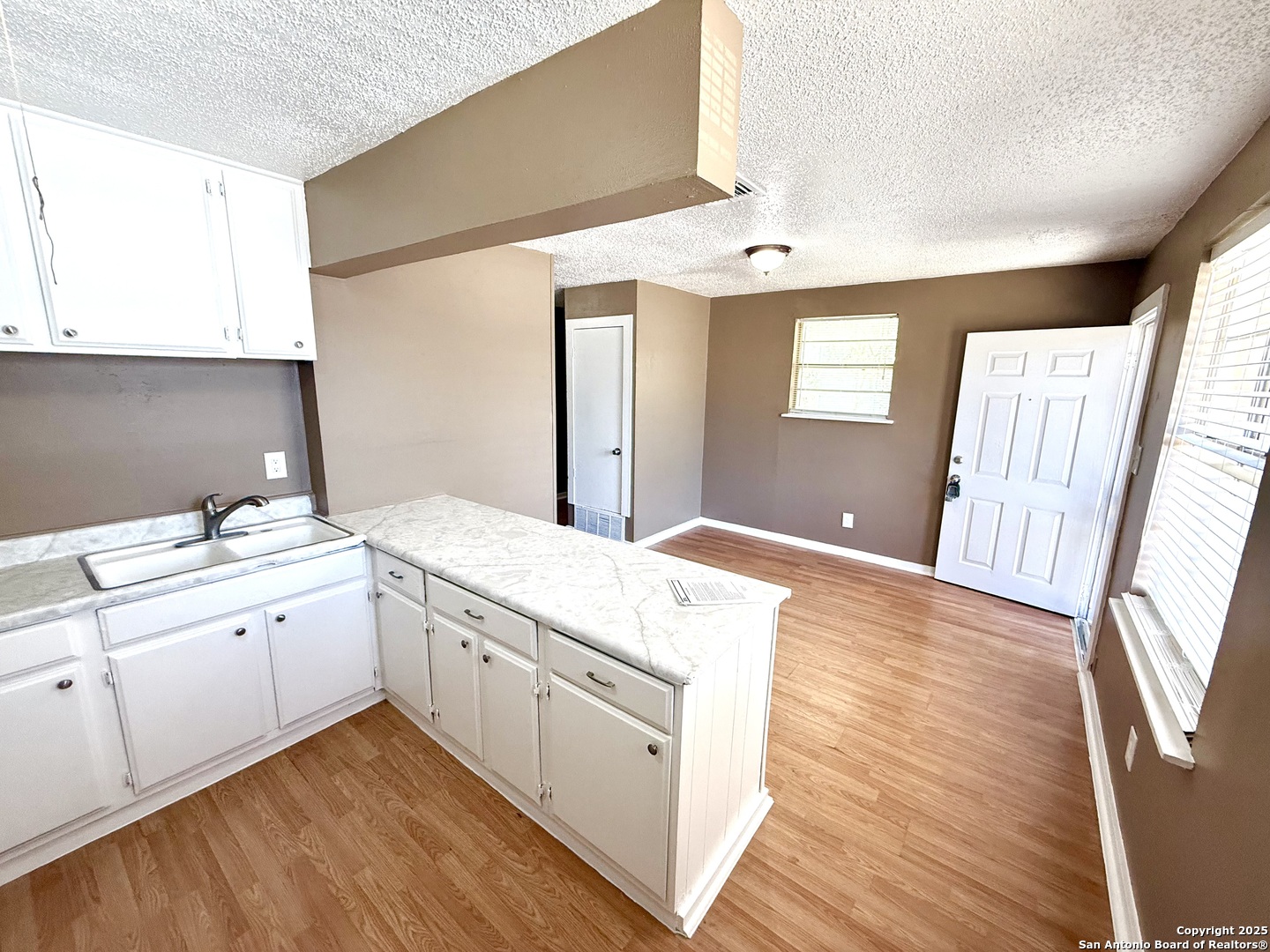 1829 East Highland Boulevard San Antonio, TX 78210 - Photo 5 of 15