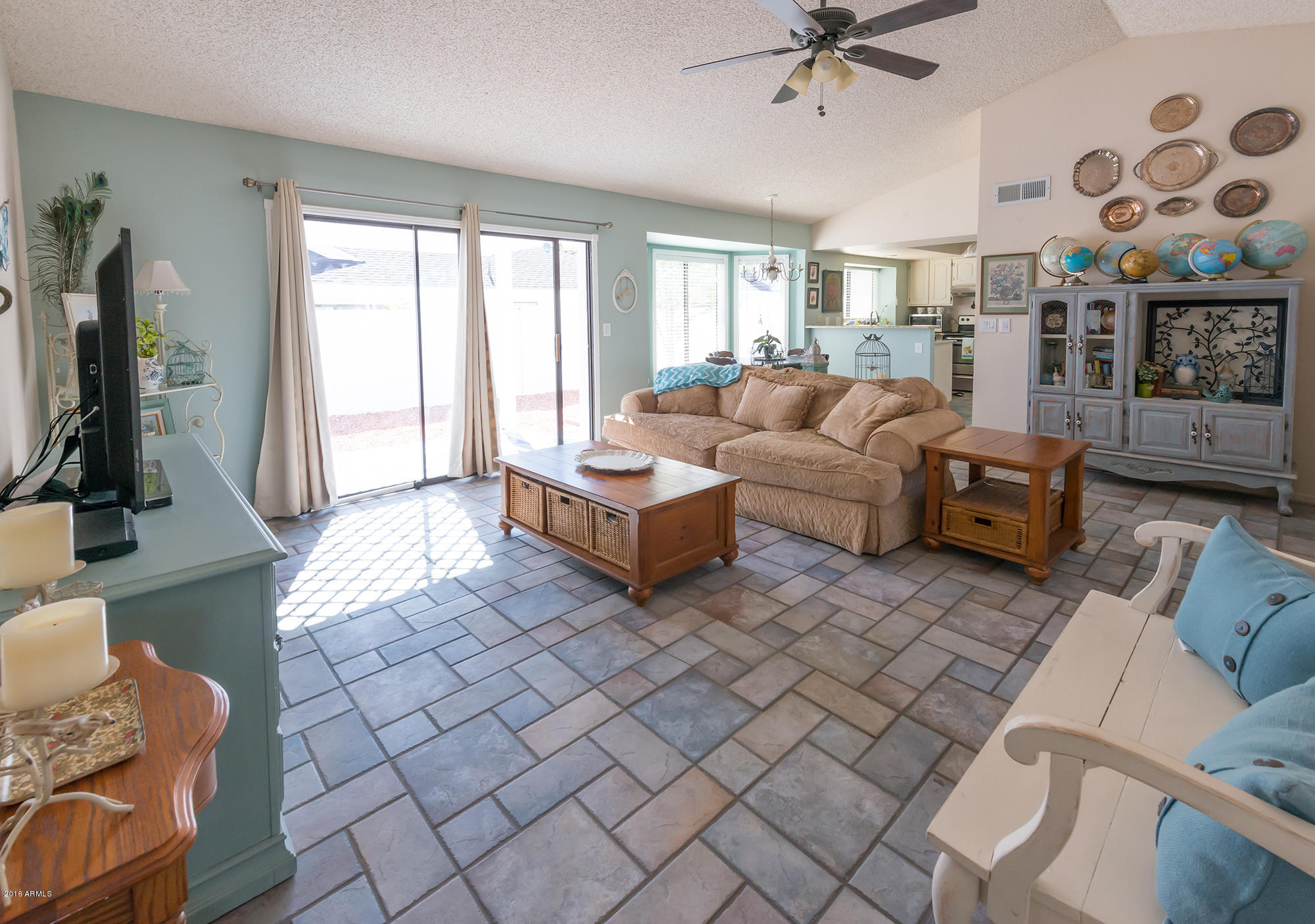 3231 East Clark Road Phoenix, AZ 85050 - Photo 5 of 22 _DSC1946