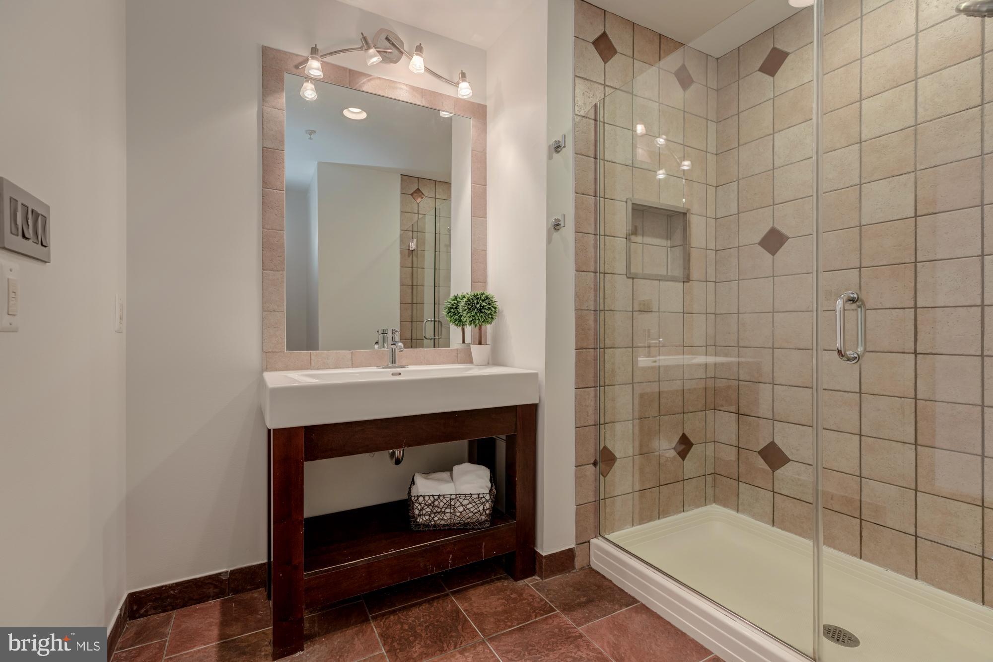 1129 Columbia Road Northwest, Unit 2 Washington, DC 20009 - Photo 16 of 28