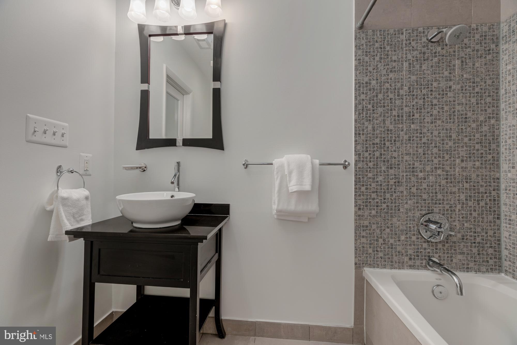 1129 Columbia Road Northwest, Unit 2 Washington, DC 20009 - Photo 21 of 28