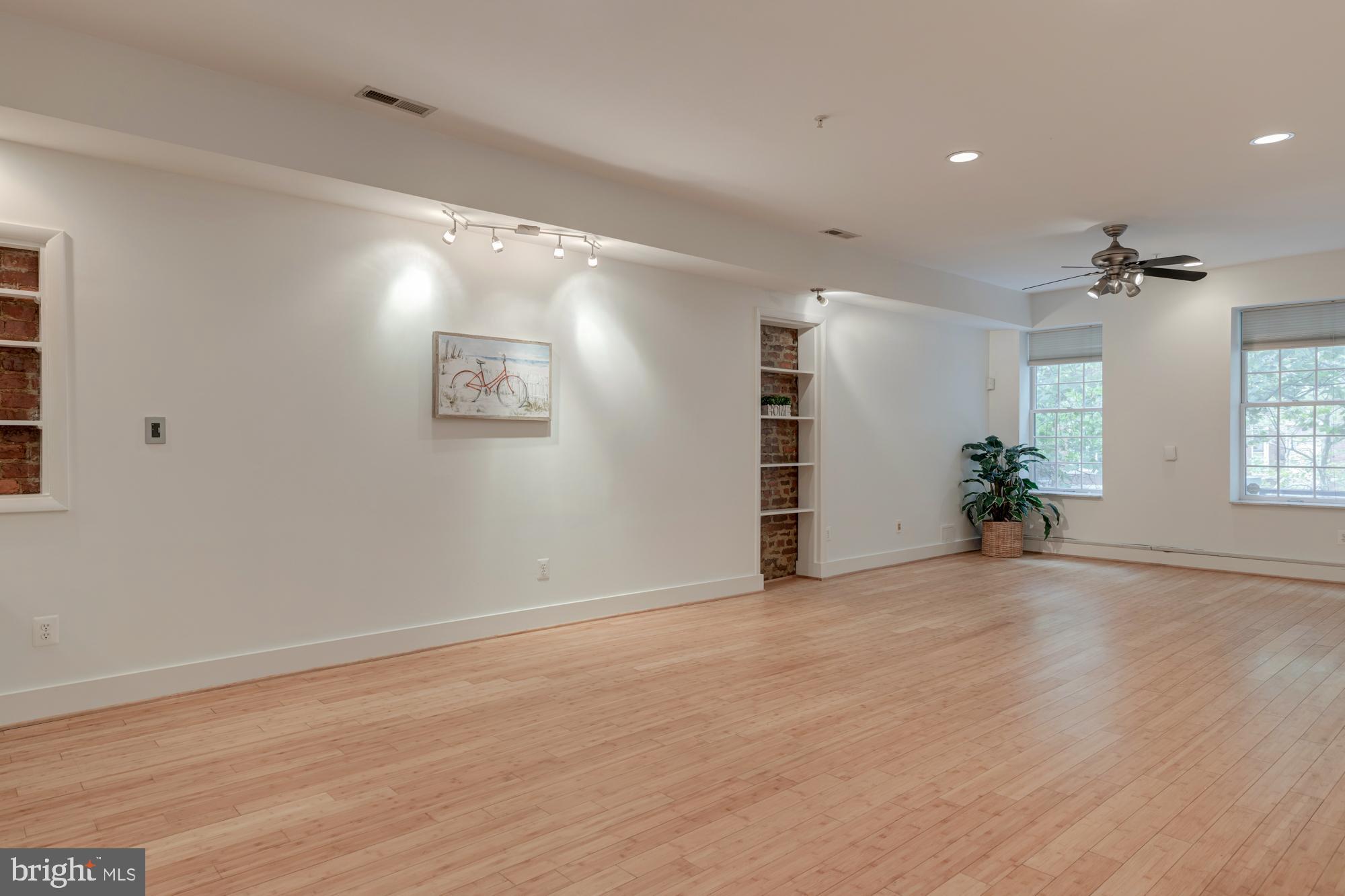 1129 Columbia Road Northwest, Unit 2 Washington, DC 20009 - Photo 5 of 28