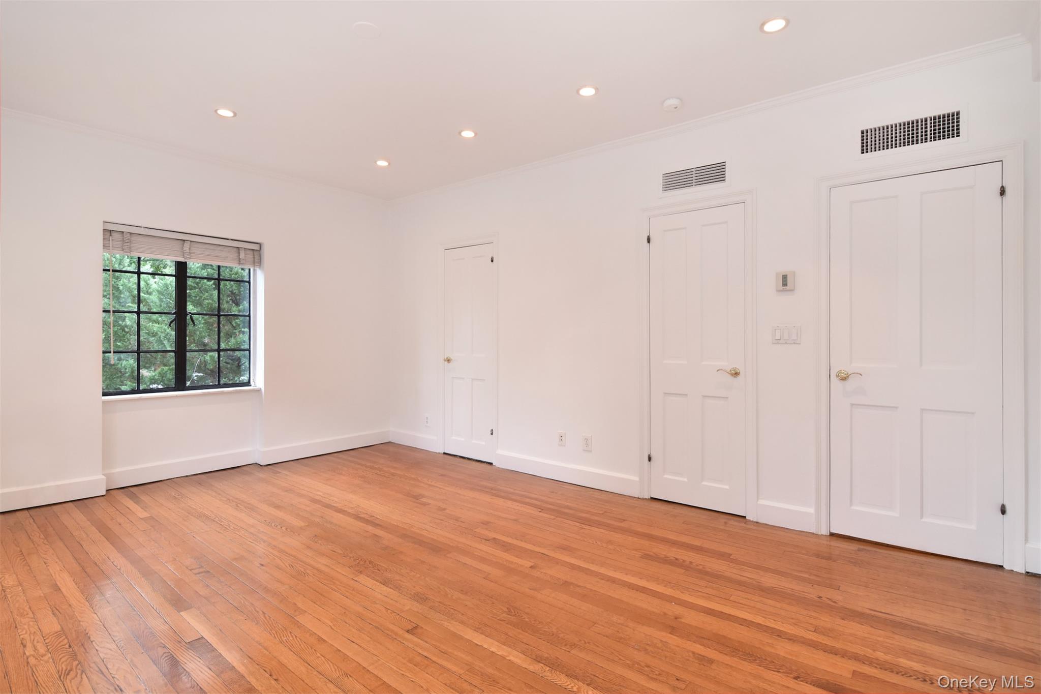 915 Wynnewood Road, Unit A3 Pelham, NY 10803 - Photo 10 of 19 Primary bedroom