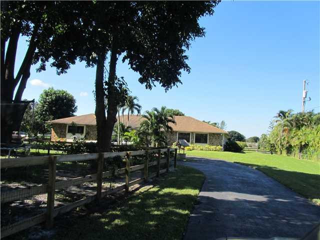20220 Southwest 48th Place Southwest Ranches, FL 33332 - Photo 2 of 25 Exterior Front