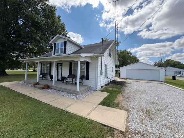 $118,560 | 619 East 1st Street, Kinmundy, IL 62854