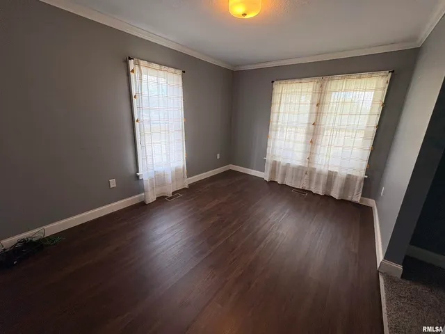 $118,560 | 619 East 1st Street, Kinmundy, IL 62854