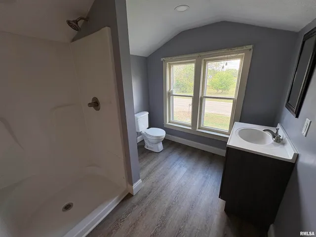 $118,560 | 619 East 1st Street, Kinmundy, IL 62854