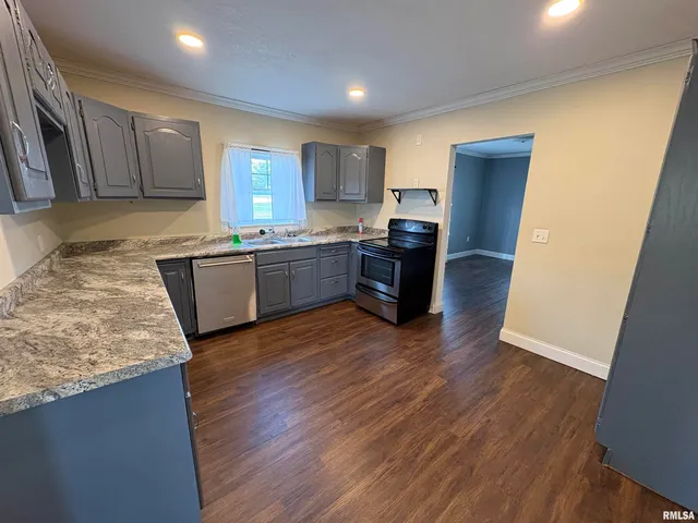 $118,560 | 619 East 1st Street, Kinmundy, IL 62854