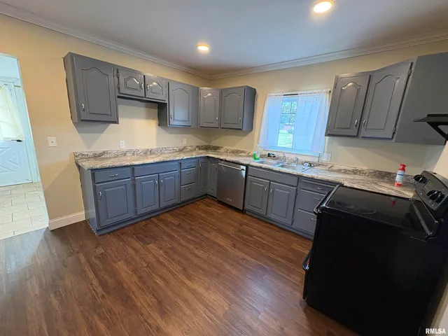 $118,560 | 619 East 1st Street, Kinmundy, IL 62854