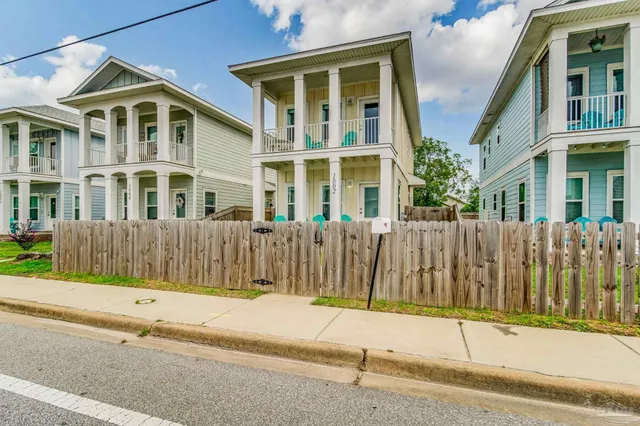 $3,000 | 1002 West Main Street, Pensacola, FL 32502