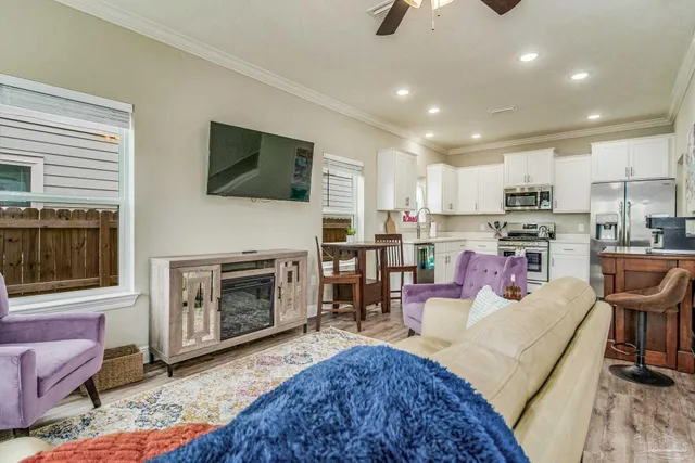 $3,000 | 1002 West Main Street, Pensacola, FL 32502