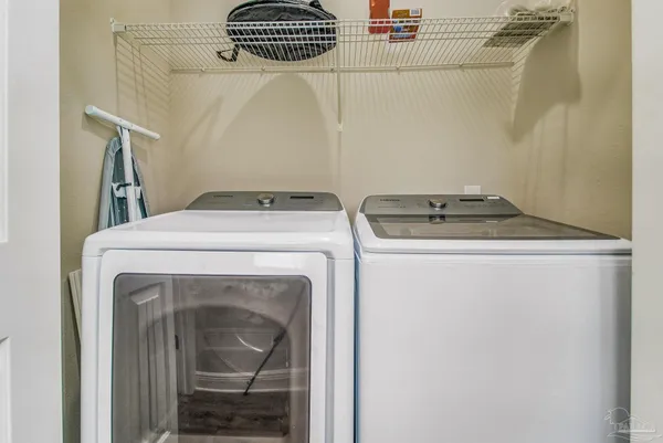 $2,500 | 1002 West Main Street, Pensacola, FL 32502