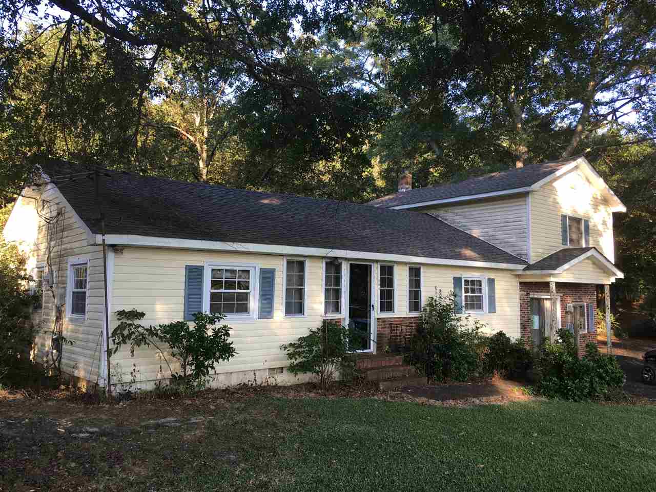 565 Walnut Hill Church Road Campobello, SC 29322 - Photo 1 of 13