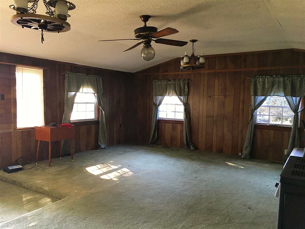 565 Walnut Hill Church Road Campobello, SC 29322 - Photo 6 of 13