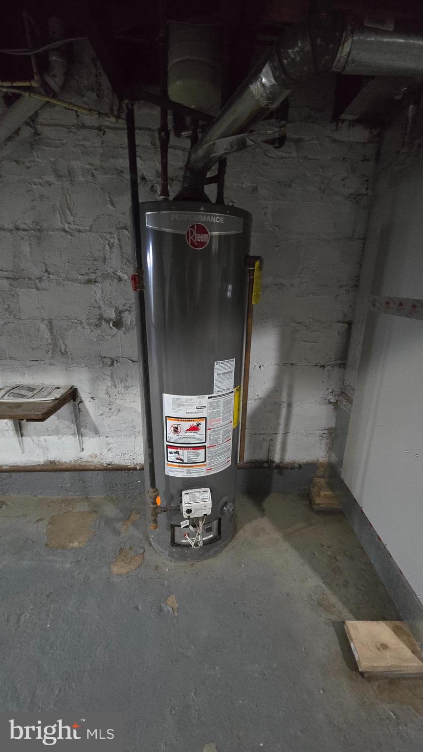 6814 Harford Road Baltimore, MD 21234 - Photo 25 of 27 a close view of a sink