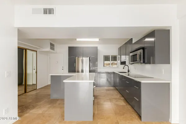 $155,000 | 351 East Thomas Road, Unit D104, Phoenix, AZ 85012