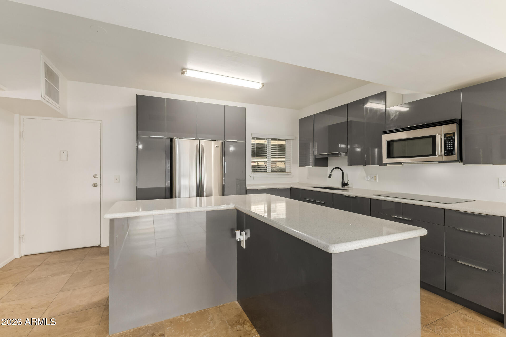 351 East Thomas Road, Unit D104 Phoenix, AZ 85012 - Photo 13 of 25 16 Thomas