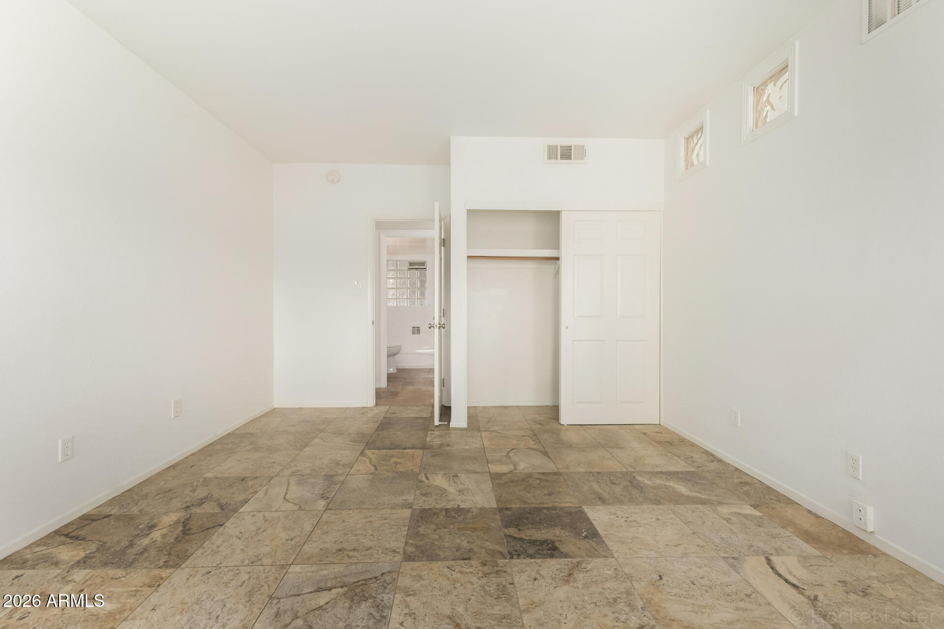 351 East Thomas Road, Unit D104 Phoenix, AZ 85012 - Photo 16 of 25 19 Thomas