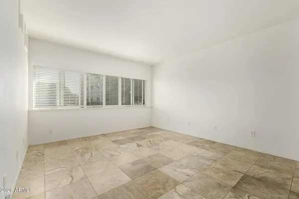 $155,000 | 351 East Thomas Road, Unit D104, Phoenix, AZ 85012