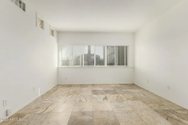 $155,000 | 351 East Thomas Road, Unit D104, Phoenix, AZ 85012