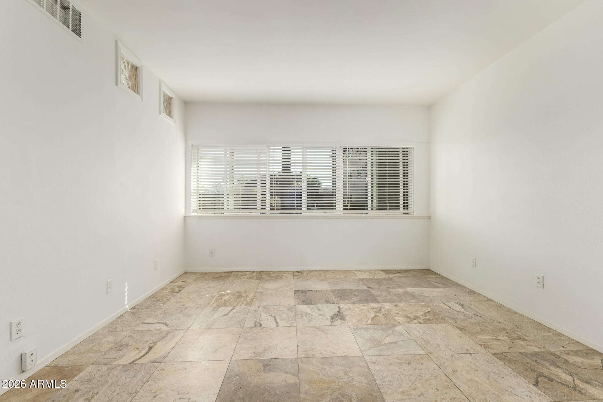 351 East Thomas Road, Unit D104 Phoenix, AZ 85012 - Photo 19 of 25 22 Thomas