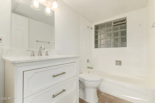 $155,000 | 351 East Thomas Road, Unit D104, Phoenix, AZ 85012
