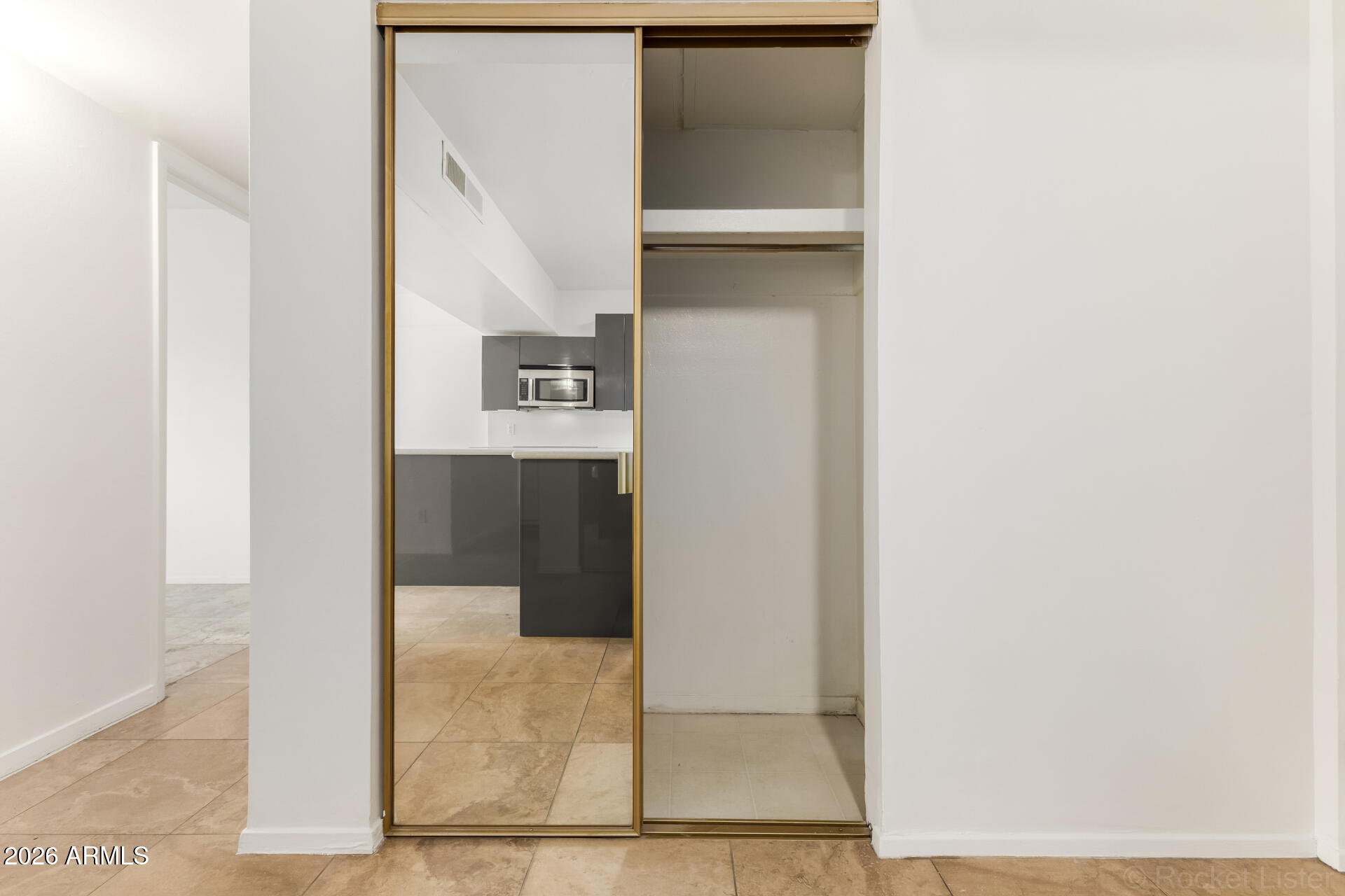 351 East Thomas Road, Unit D104 Phoenix, AZ 85012 - Photo 22 of 25 25 Thomas