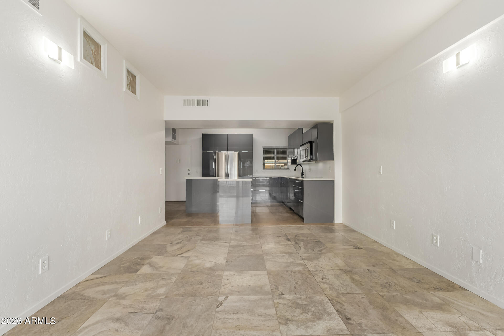 351 East Thomas Road, Unit D104 Phoenix, AZ 85012 - Photo 3 of 25 05 Thomas