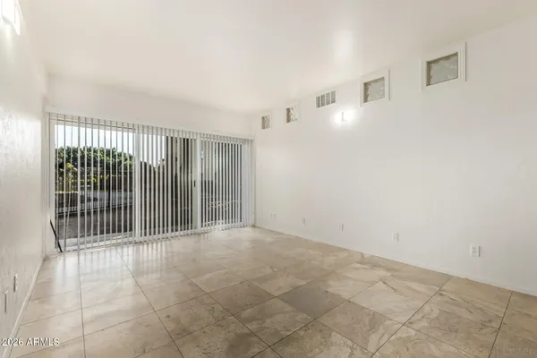 $155,000 | 351 East Thomas Road, Unit D104, Phoenix, AZ 85012