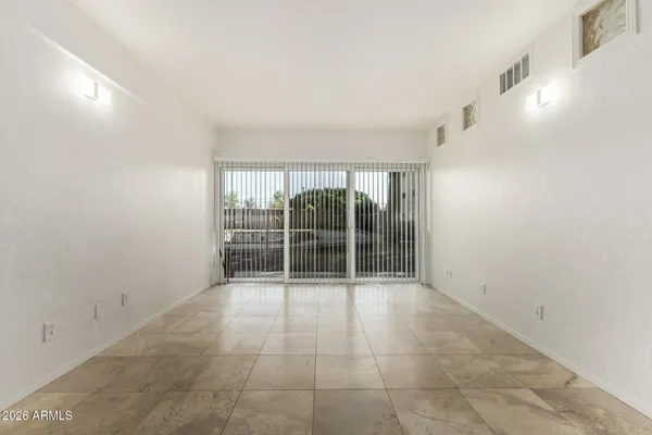 $155,000 | 351 East Thomas Road, Unit D104, Phoenix, AZ 85012