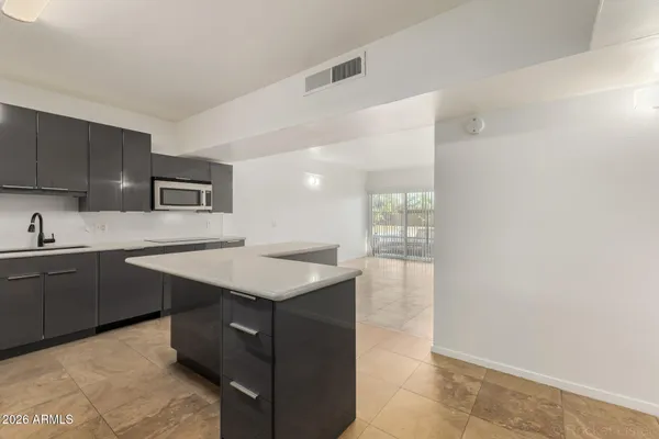$155,000 | 351 East Thomas Road, Unit D104, Phoenix, AZ 85012
