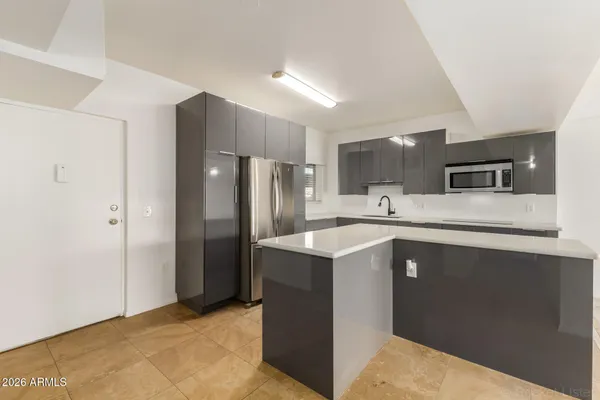 $155,000 | 351 East Thomas Road, Unit D104, Phoenix, AZ 85012