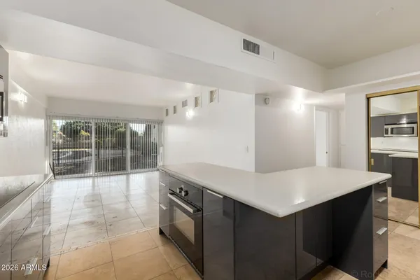 $155,000 | 351 East Thomas Road, Unit D104, Phoenix, AZ 85012