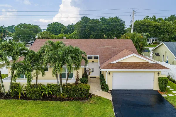 $5,000 | 433 Southwest 27th Avenue, Delray Beach, FL 33445