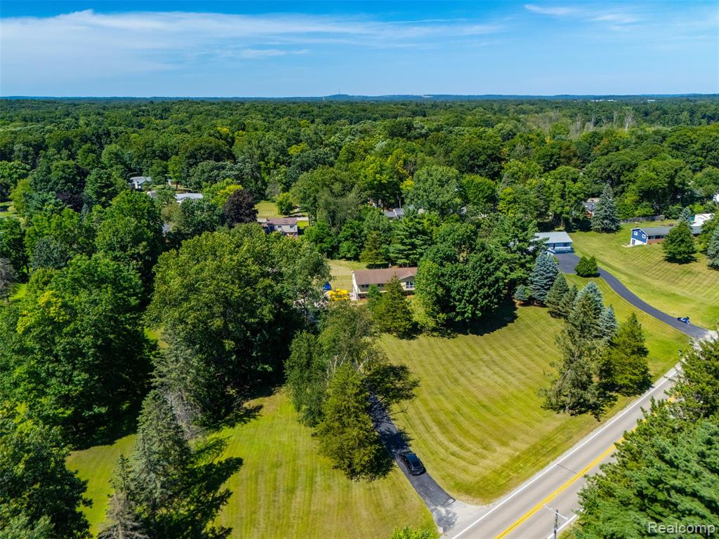 12075 Doane Road South Lyon, MI 48178 - Photo 52 of 67 Gallery Image 52