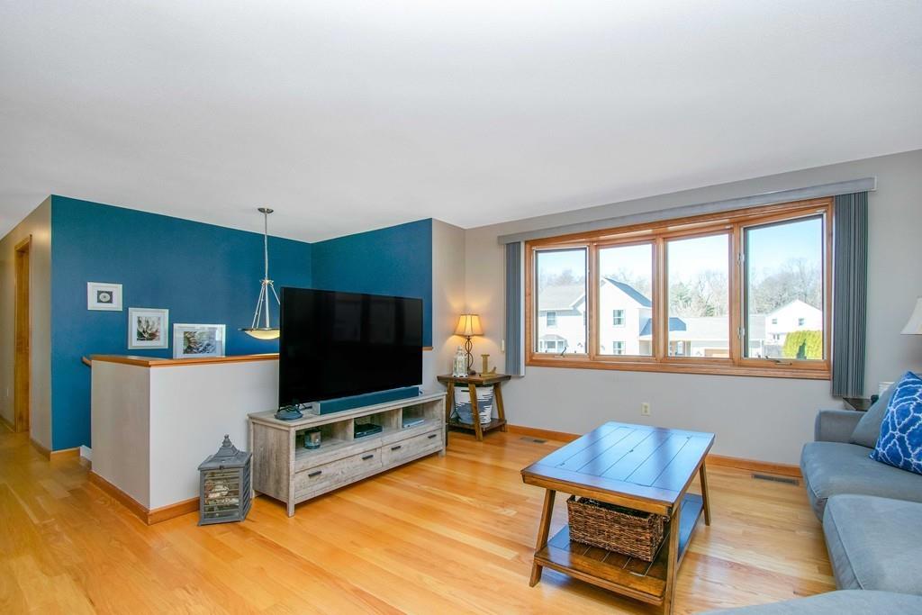 61 Winterset Drive Springfield, MA 01129 - Photo 5 of 34